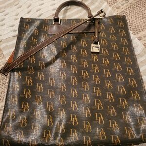 Dooney & Bourke Purse